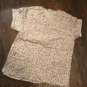 ❌sold❌Willow Brook scrub top ❌sold❌